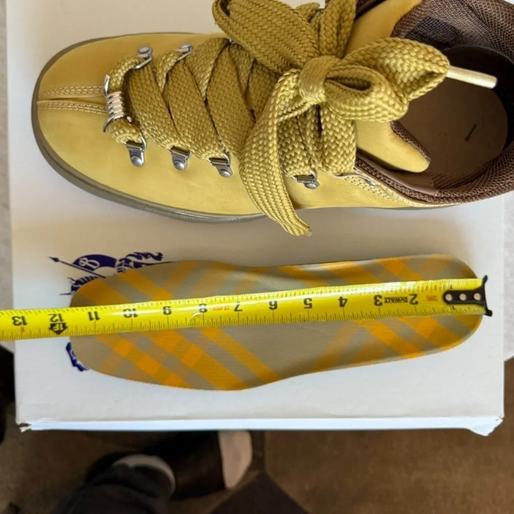 Burberry men trek
